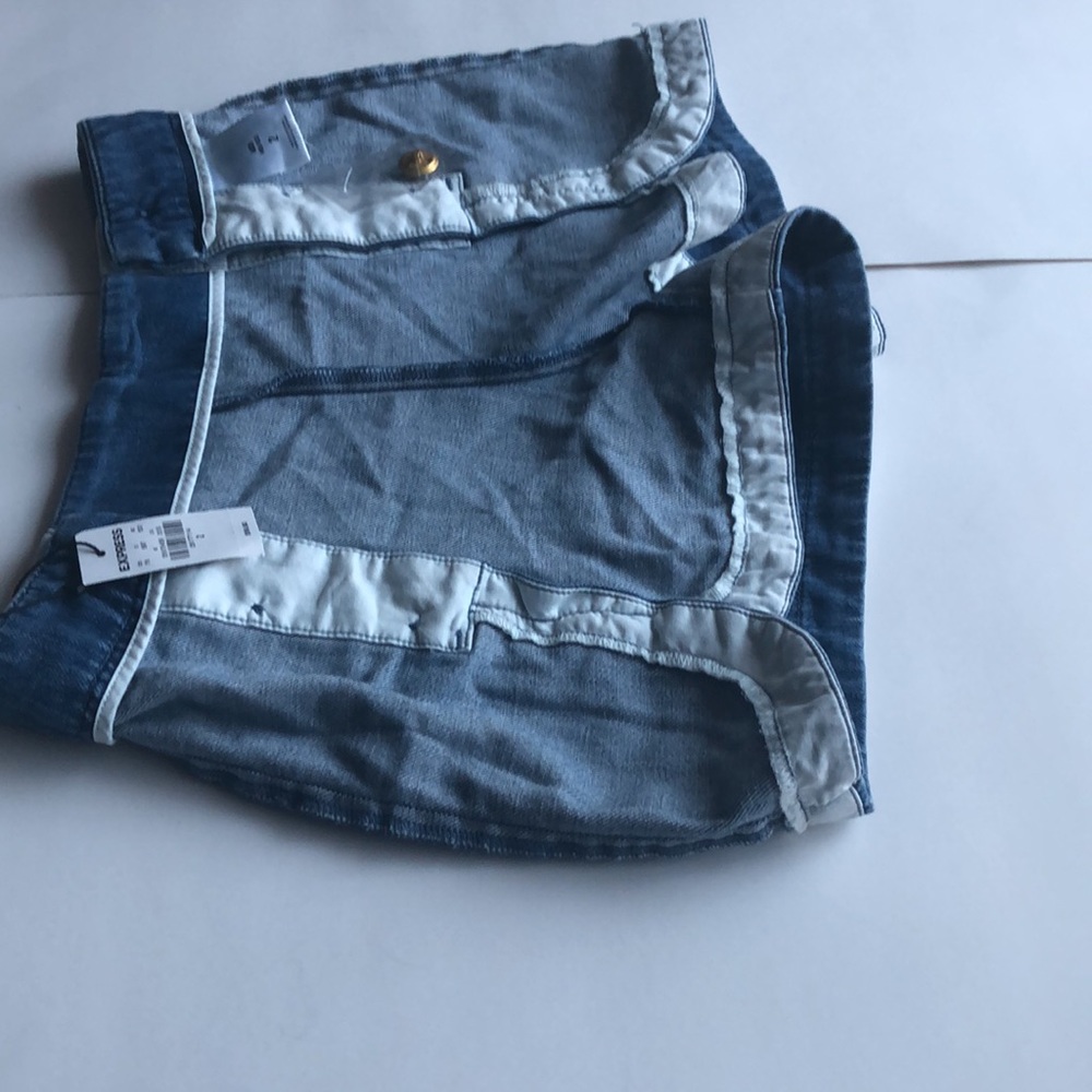 Express Shorts - Picture 8 of 9